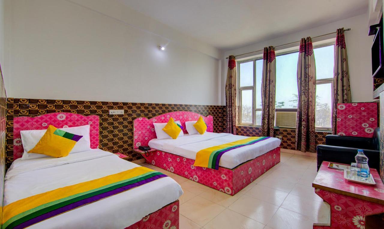 Itsy Hotels Satya Shree كاترا المظهر الخارجي الصورة