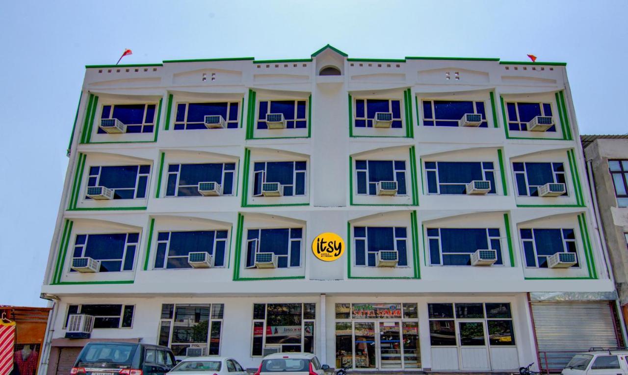 Itsy Hotels Satya Shree كاترا المظهر الخارجي الصورة