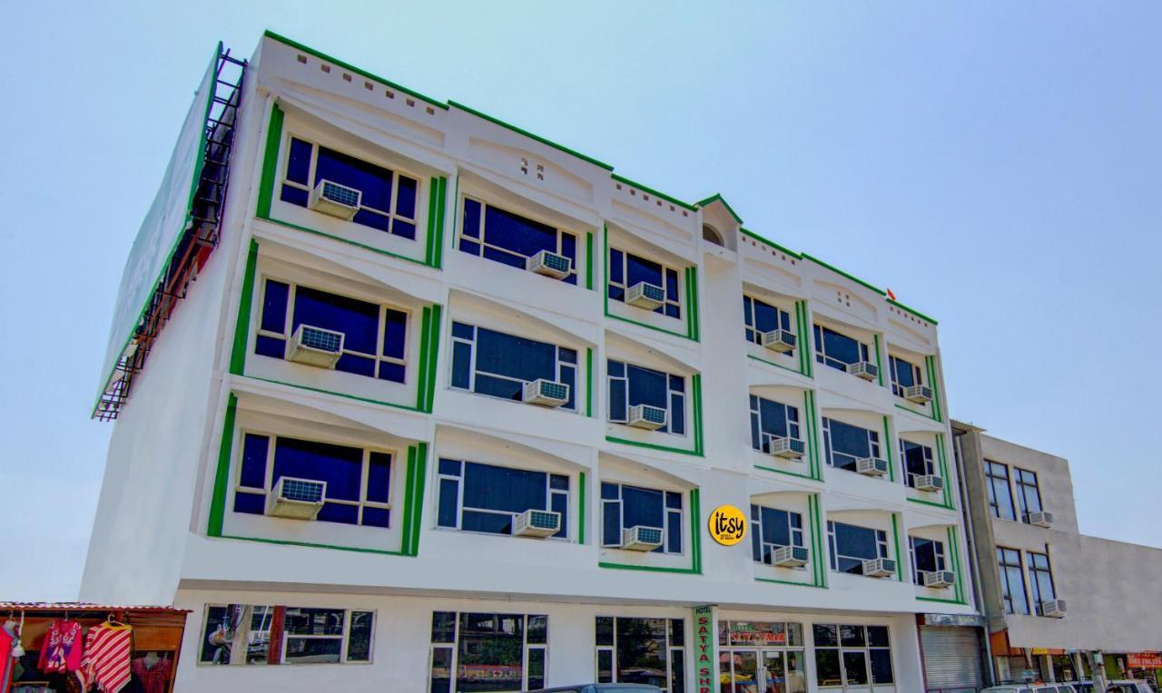 Itsy Hotels Satya Shree كاترا المظهر الخارجي الصورة